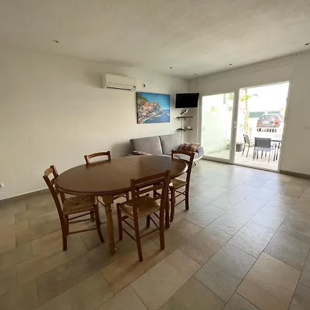 Vakantiehuis Byblos 69a - Casa Con Piscina Comunitaria Empuriabrava